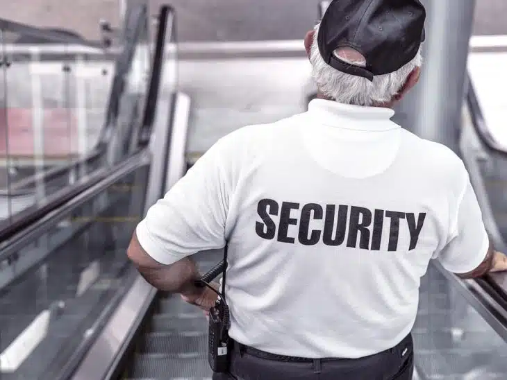 Agent de sécurité en aéroport : les avantages du métier !