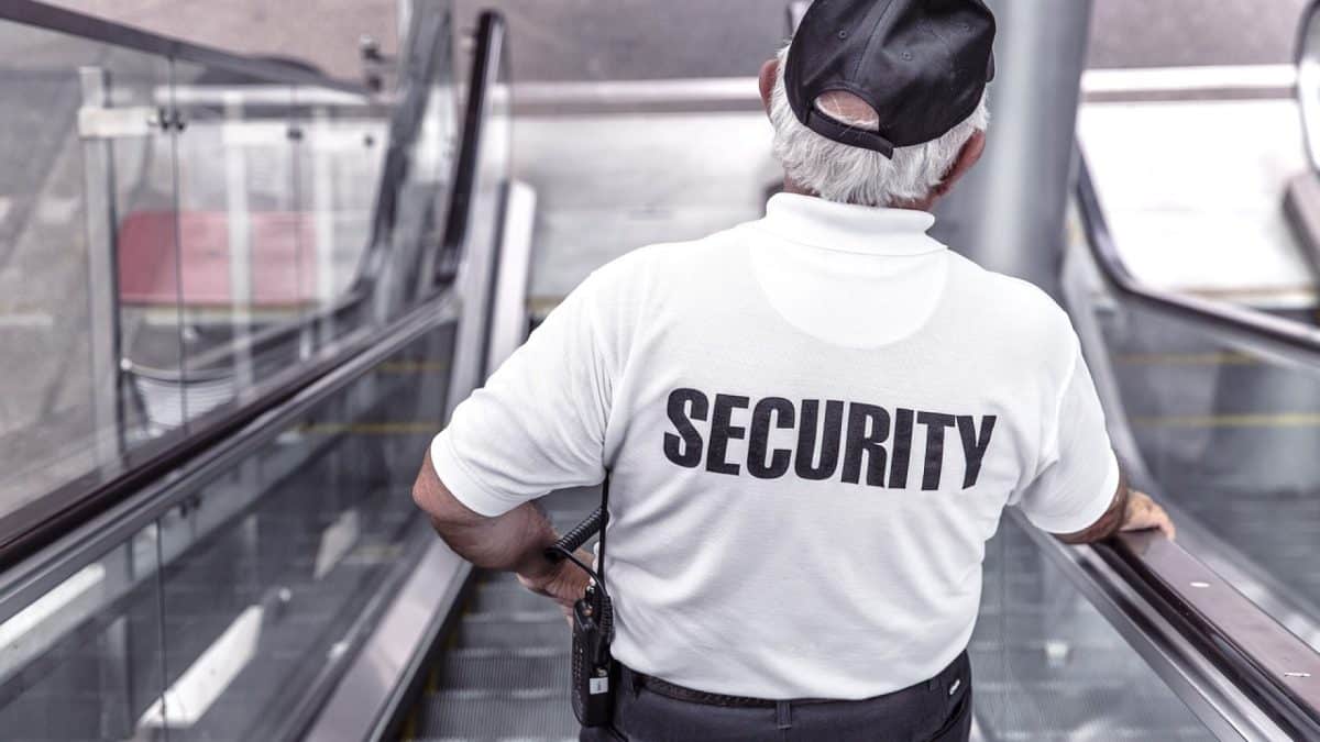 Agent de sécurité en aéroport : les avantages du métier !