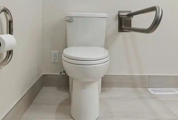 Barre d'appui pour salle de bain : un allié confort et sécurité